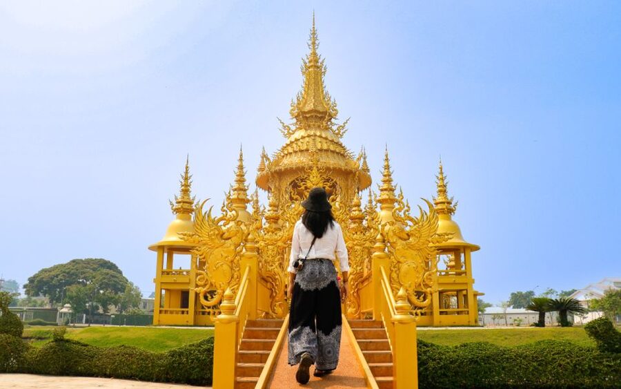From Chiang Rai: Famous Temples and Golden Triangle Day Tour - The Blue Temple’s bold color and calm interior