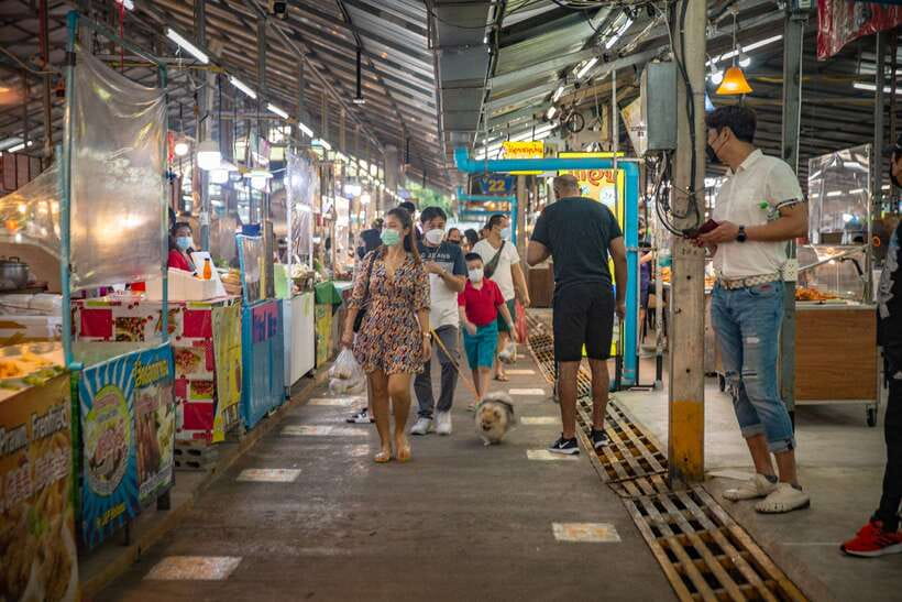 From Khao Lak: Phuket Naka Weekend Market - Eating your way through the food stalls