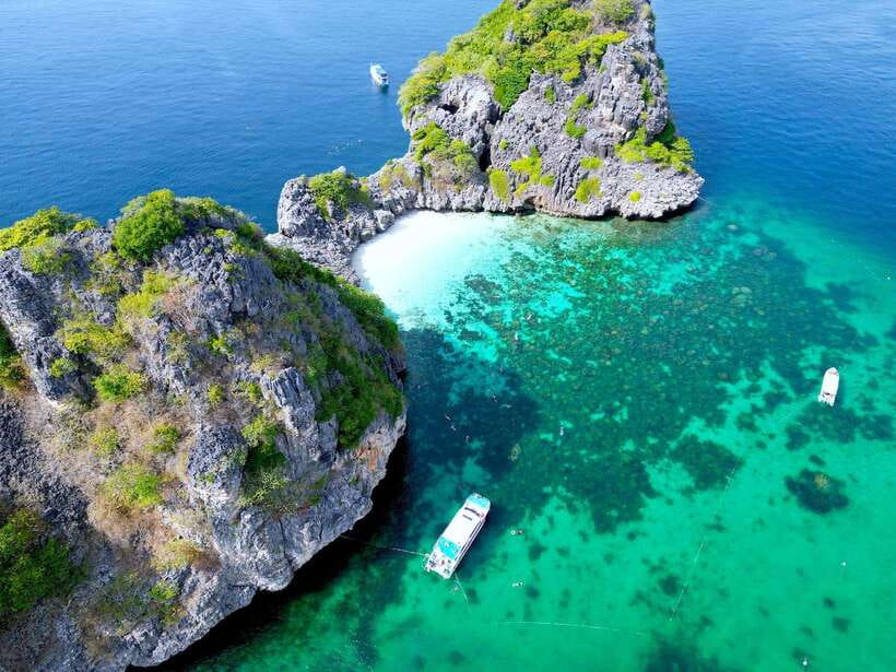 From Koh Lanta: Koh Haa & Koh Rok Snorkel Tour by Speedboat - Koh Haa: the first 40 minutes in the water