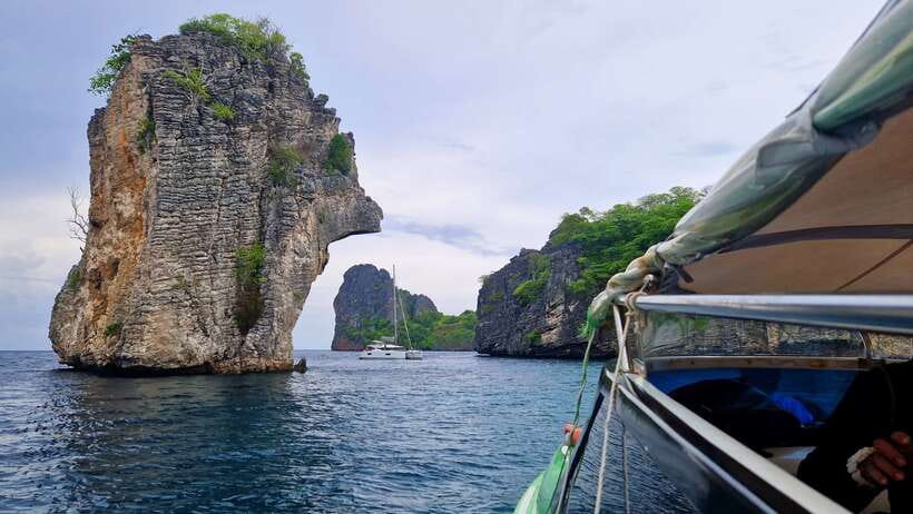 From Koh Lanta: Koh Haa & Koh Rok Snorkel Tour by Speedboat - Koh Rok Yai: lunch, white sand, and free time
