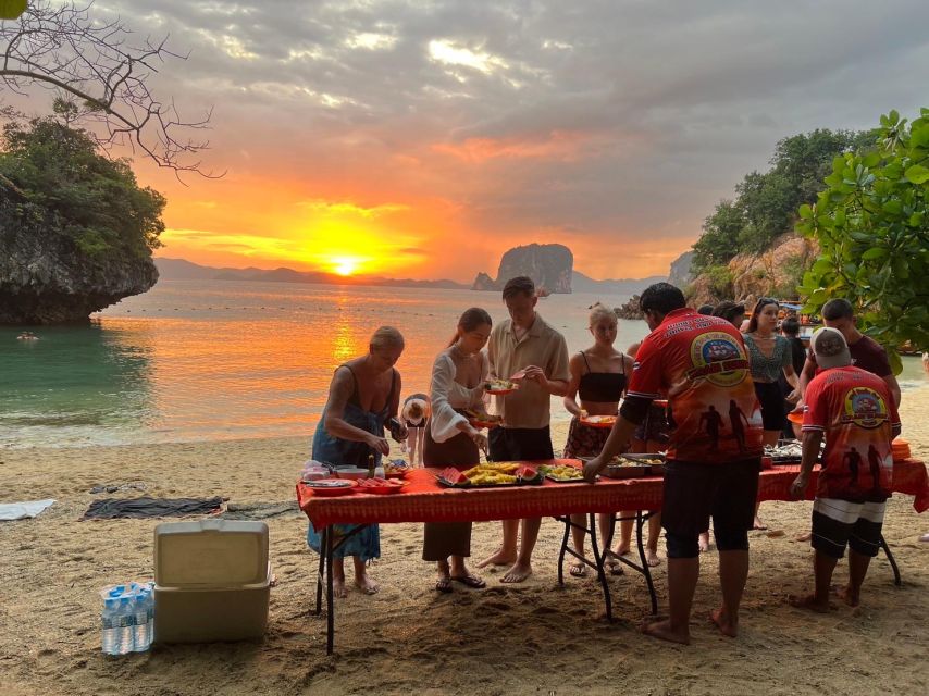 From Krabi: Hong Island Sunset Tour+Bioluminescent Plankton - The 360-degree viewpoint is worth the effort