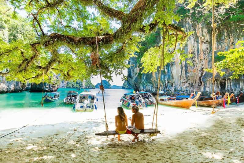From Krabi: Hong Islands Day Trip by Speedboat with Lunch - A Thai picnic served beside the sea