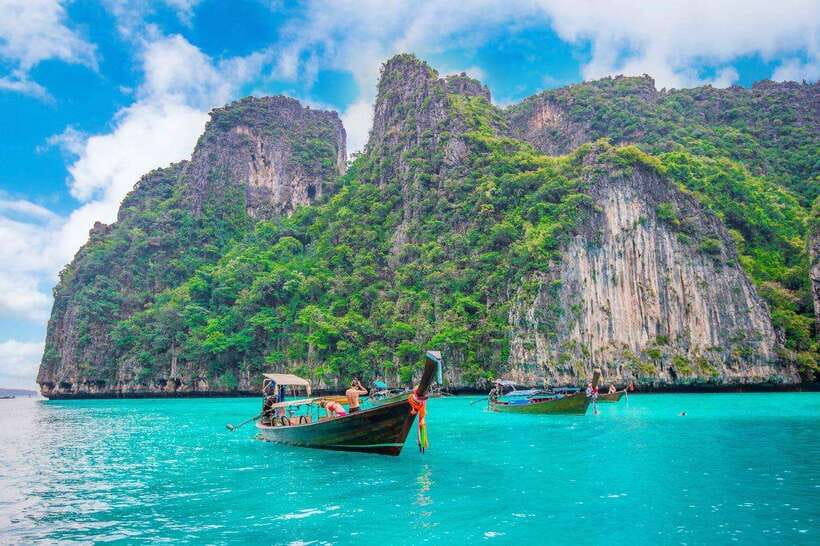 From Phi Phi islands: Phi Phi, Maya Area by longtail Boat - Why a four-hour longtail trip makes sense
