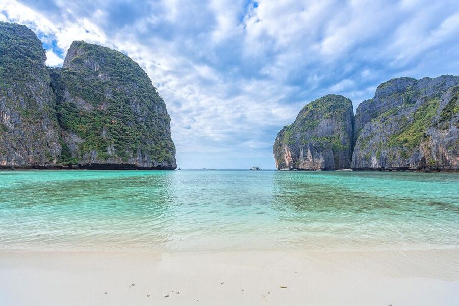 From Phi Phi: Sunrise Maya Bay, Pileh Lagoon Speedboat Tour - Pileh Lagoon gives you the best water time