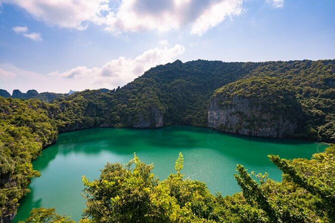 Full Day Ang Thong Islands Luxury Small Group Tour - Lunch, fruit, and beach time