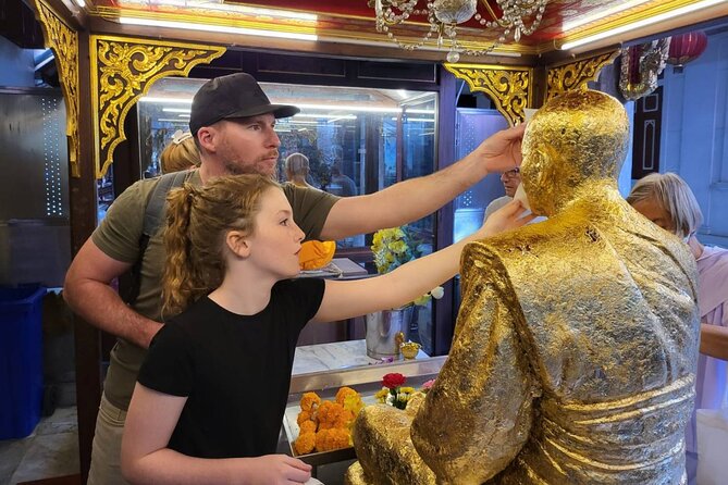 Giant Buddha and Bangkok Local Tour - Who will get the most from this morning?