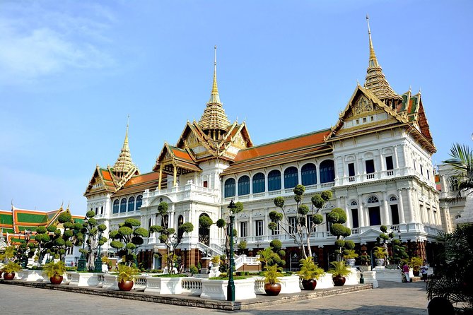 Grand Palace , Thai dance & Fun street walk in Bangkok - A private guide can save time at Bangkok’s busiest royal sight