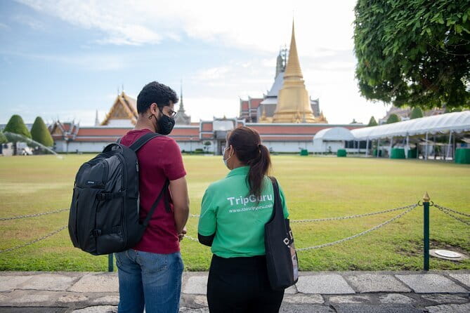 Grand Palace & Wat Phra Kaew Walking Tour with Professional Guide - What the guide adds to the walk