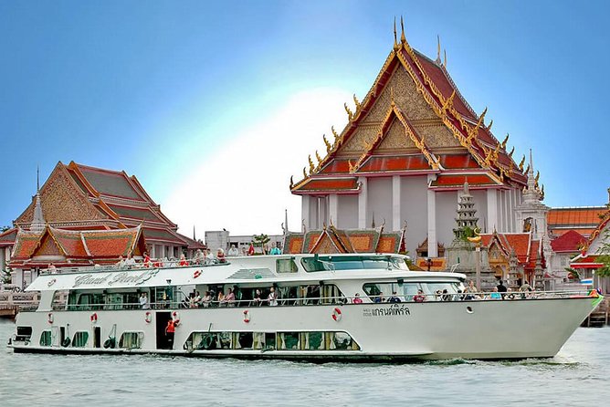 Grand Pearl Dinner Cruise Experience at Bangkok with Pickup - Music, Thai dance, and the changing mood on board