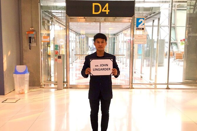 Guided Arrival Fast-Track Service: Bangkok Suvarnabhumi Airport - English support and the human touch