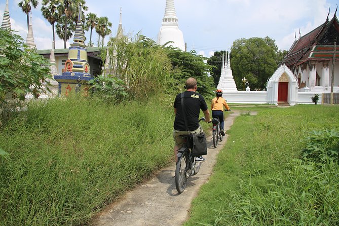 Half-Day Ayutthaya City Cultural Bike Tour - Chao Phrom Market and a taste of daily life