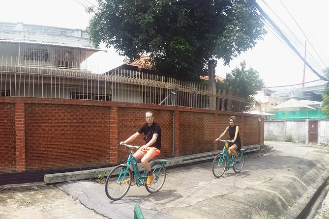 Half-Day Bangkok Bike Tour Including Lunch - Crossing Bangkok Noi and reaching lunch