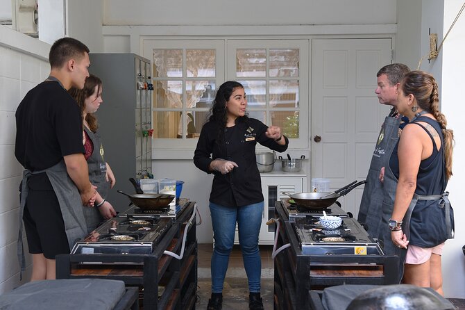 Hands-on Thai Cooking Class & Market Tour in Sukhumvit - Getting to House of Taste in Sukhumvit