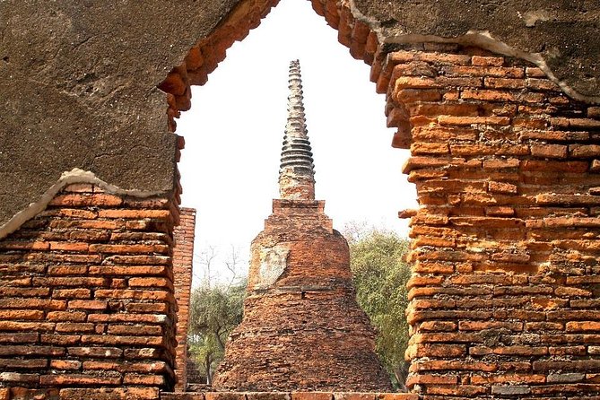 Historical City of Ayutthaya - Unesco Full Day Tour From Bangkok - Wat Phra Si Sanphet, the royal temple