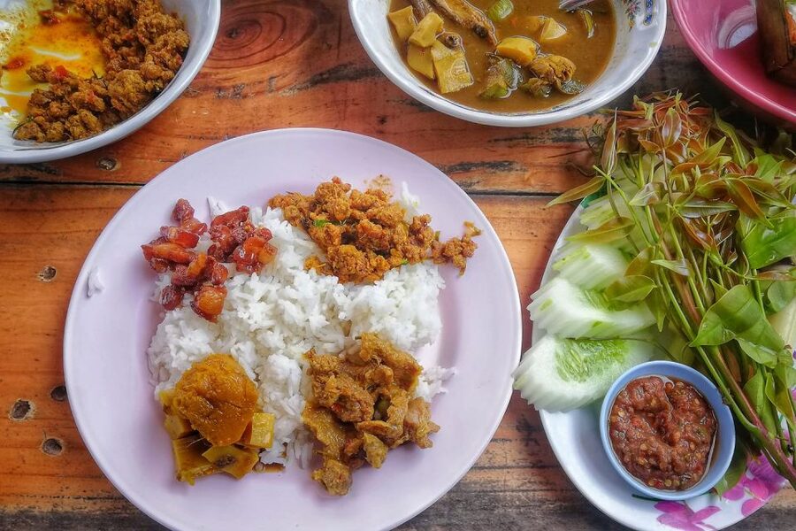Hua Hin: Eat Like a Local Thai Food Tour - Northern Thai dishes with a Chiang Mai connection
