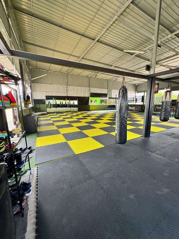 Hua Hin: Teach Muay Thaï group sessions - Walking into Petch Gym in Hua Hin