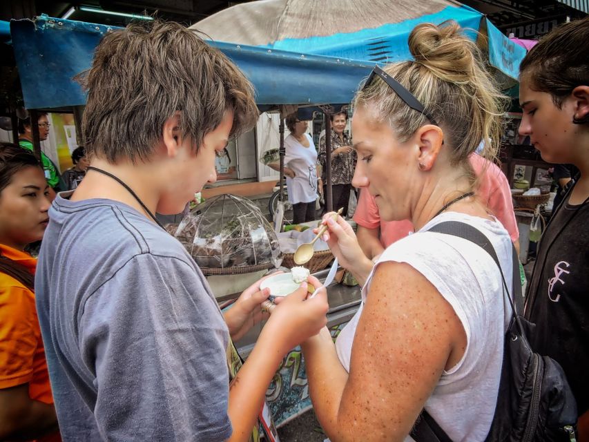 Hua Hin: Thai Street Food & Market Walking Tour - Eating your way through Hua Hin’s old town