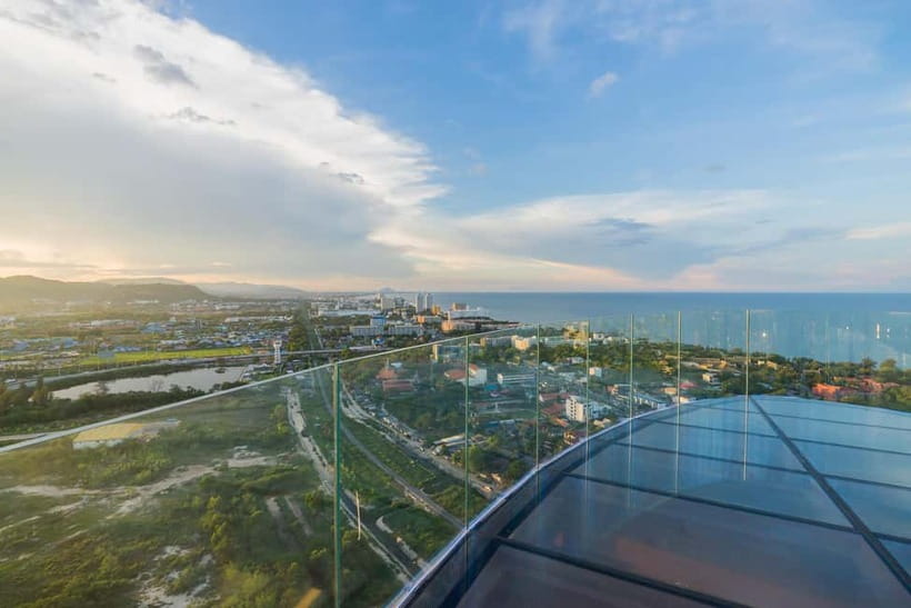 Hua Hin: Vana Nava Sky Bar Rooftop at Holiday Inn - Price, transport, and planning details