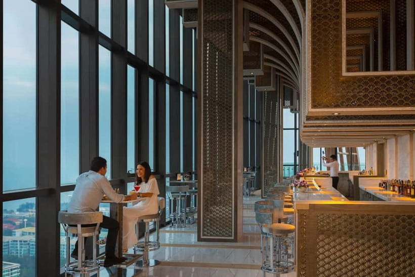 Hua Hin: Vana Nava Sky Bar Rooftop at Holiday Inn - Should you book this rooftop experience?