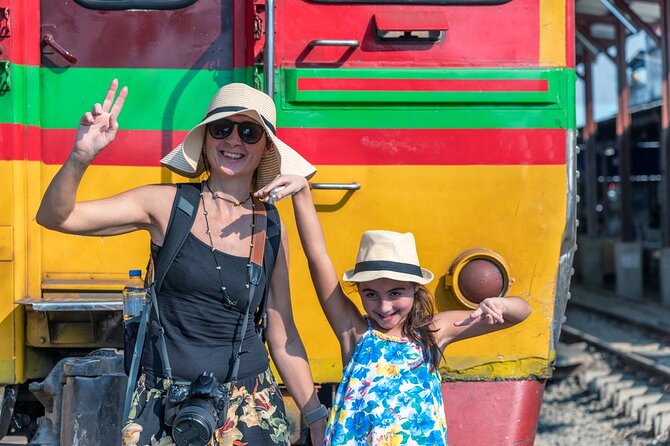 Iconic Markets: Damnoen & Train Market Explore - How Much Time You Really Get