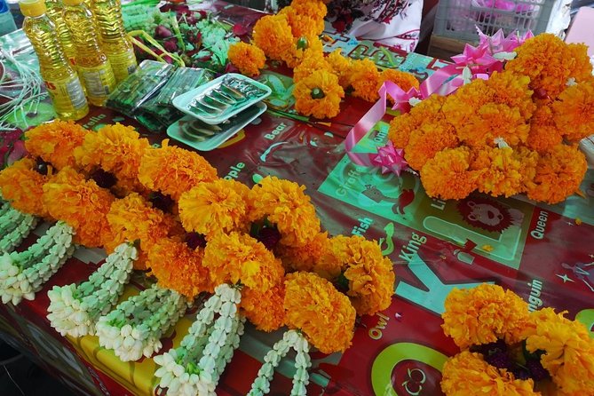 In and around Bangkok Private Tour Guide with Custom Experience - Transport: the strength and the limitation
