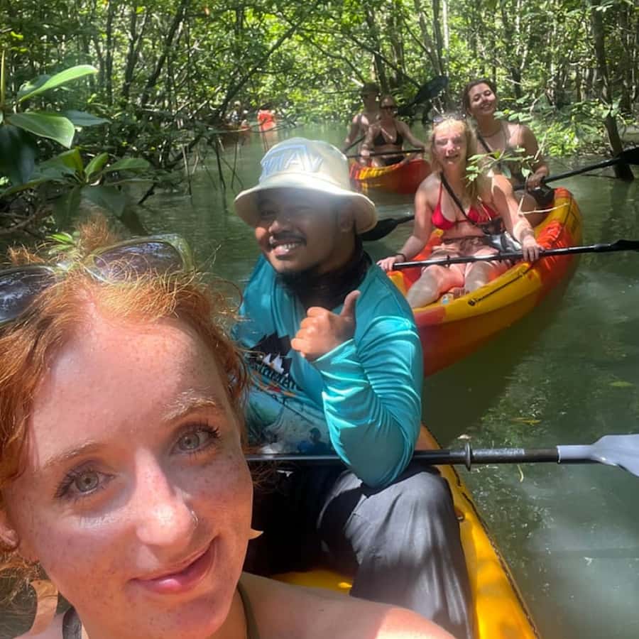 Ko Lanta: HALF DAY EXPLORE MANGROVE KAYAKING TOUR AND LUNCH - Kayaking at Tung Yee Peng Pier