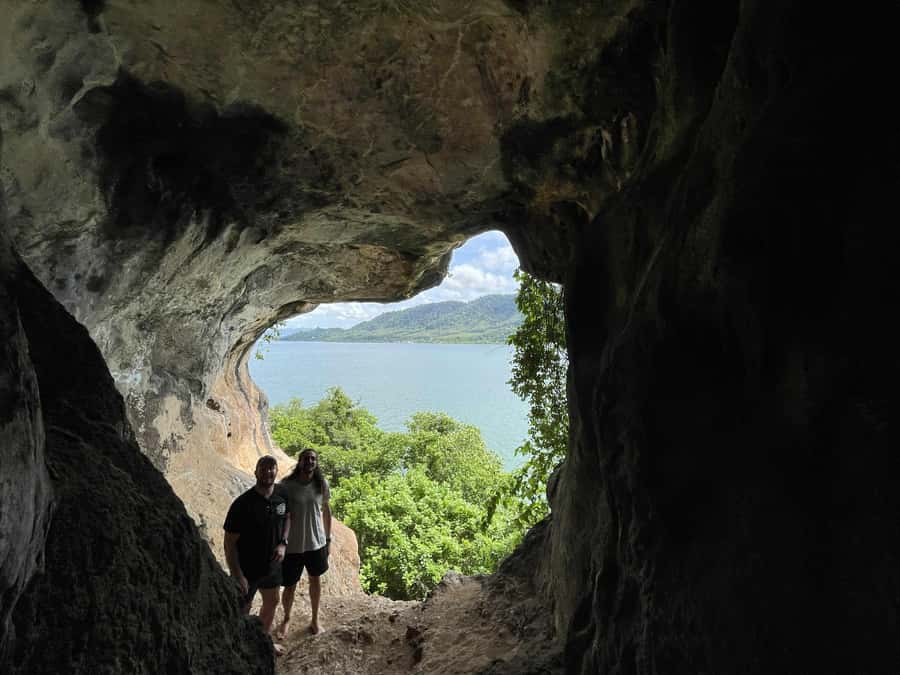 Ko Lanta: Half-Day Kayaking Koh Phee & Koh Talabeng 2 Caves - Through the mangroves by long-tail boat