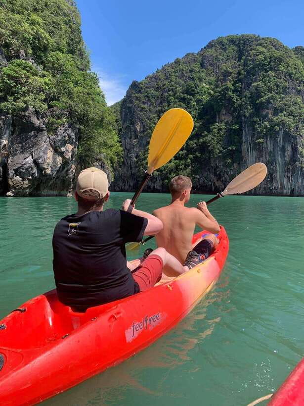 Ko Lanta: Half-Day Kayaking, Talabeng, Sea Cave & Mangrove - What the guides add to the experience