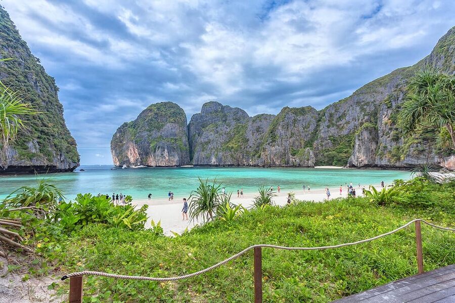 Ko Lanta: Maya Bay & Phi Phi Islands Full-Day Speedboat Trip - Viking Cave, seen from the water
