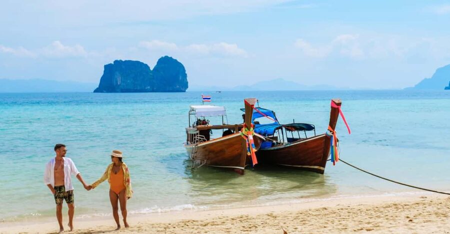 Ko Lanta: Private Exploration– Mangroves, Old Town & Beaches - Ko Lanta Old Town in a 90-minute visit