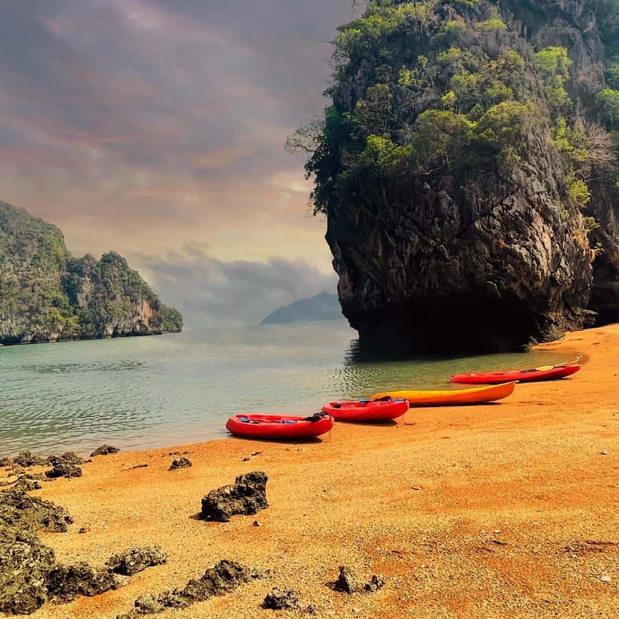 Ko Lanta: Sea Cave Kayaking Adventure Mangrove with Lunch - Long-tail boat ride to Koh Aung
