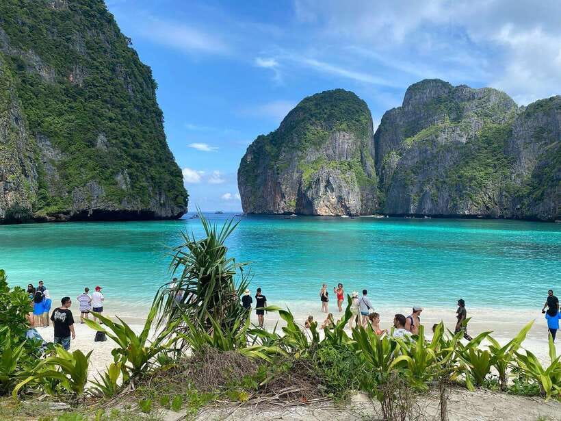 Ko Phi Phi Don: Speedboat Day Trip with Shark Snorkeling - Pileh Lagoon and a short freshwater-blue pause