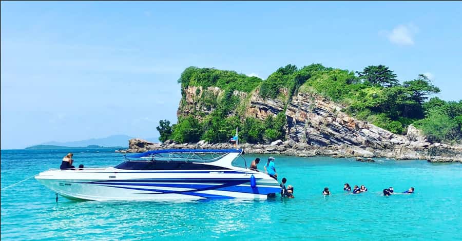 Ko Samui: Pig Island Snorkeling and Koh Tan Speedboat Tour - Speedboat comfort, safety, and group size