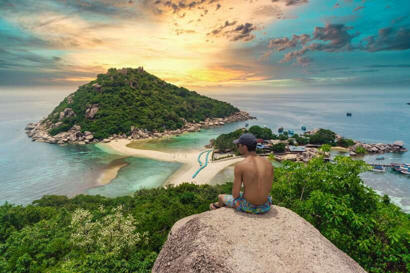 Ko Tao: Late Riser Snorkeling Tour with Lunch and Photos - Aow Leuk: calm water and a welcome reset