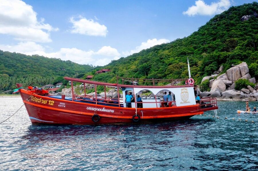 Ko Tao: Tao-Nangyuan Snorkeling Day Trip with Meals & Sunset - Japanese Gardens: the calm first swim