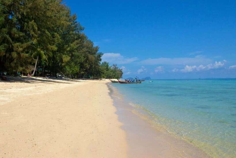 Koh Lanta: 4-Island Adventure Tour to Emerald Cave - Koh Kradan combines reef time with lunch