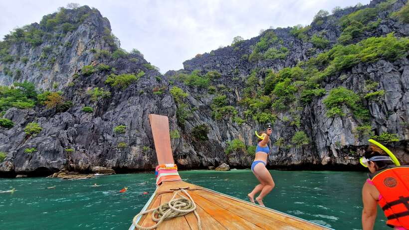 Koh Lanta: 4 Islands, Emerald Cave & Koh Kradan by Longtail - From Your Koh Lanta Hotel to Old Town Pier