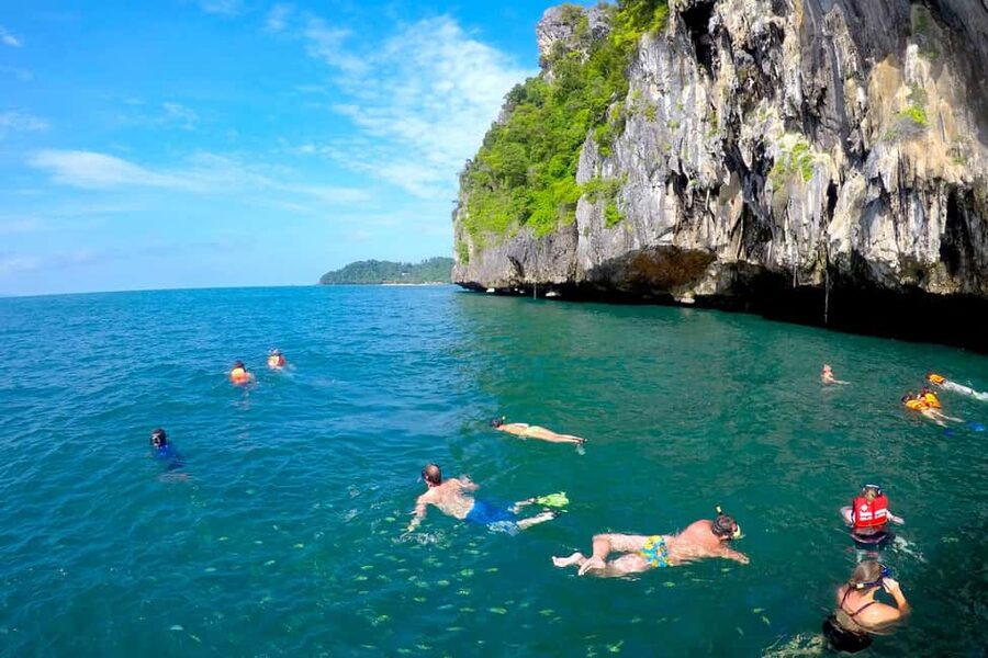 Koh Lanta: 4 Islands, Emerald Cave & Koh Kradan by Speedboat - Who should book this Koh Lanta trip?