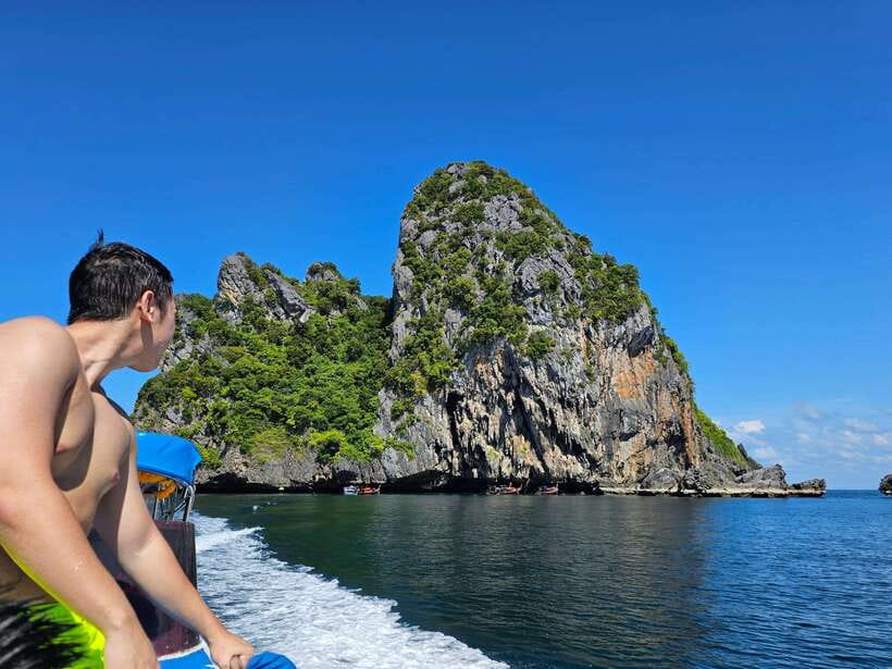 Koh Lanta: 4 Islands Tour by Speedboat with Snorkeling - Koh Mook and the 80-Meter Emerald Cave