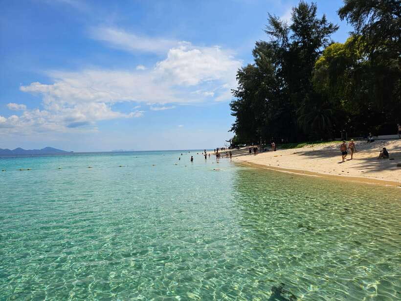 Koh Lanta: 4 Islands Tour by Speedboat with Snorkeling - Koh Kradan: Lunch and the Longest Island Stop