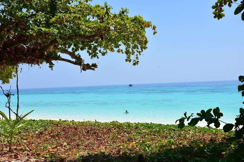 Koh Lanta: Adventure Sea Tour to Koh Rok and Koh Haa - Koh Haa and its small lagoon