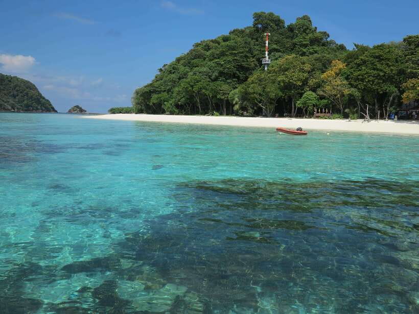 Koh Lanta: Koh Rok and Koh Haa Snorkeling Adventure - Leaving Koh Lanta by speedboat
