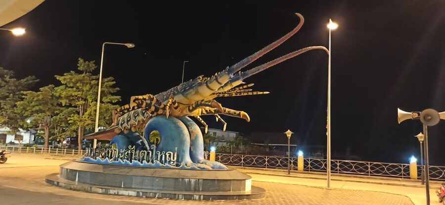 koh lanta:National Park and Old Town Easy Half Day Tour - Getting picked up in a songthaew