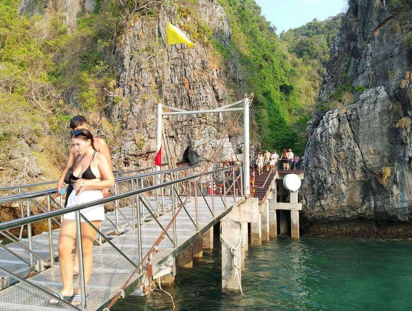 Koh Lanta: Tin's Speedboat Odyssey to Bamboo Island & Beyond - Phi Leh Lagoon and the limits of snorkeling
