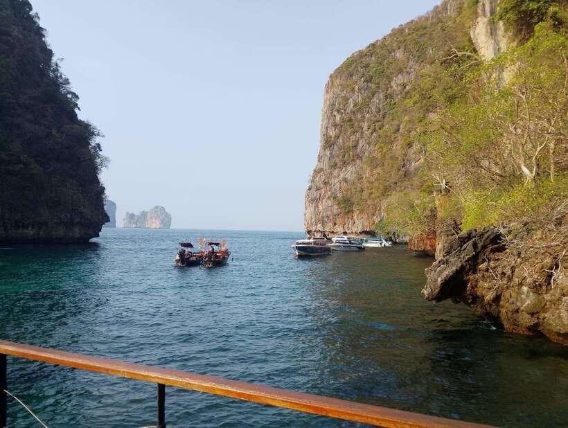 Koh Lanta: Tin's Speedboat Odyssey to Bamboo Island & Beyond - Forty minutes in Phi Phi Don