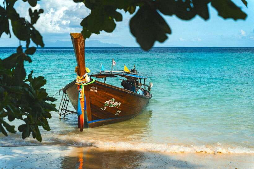 Koh Lipe: Island Hopping by Private Longtail Boat w/ Snorkel - Why an early departure can improve the day