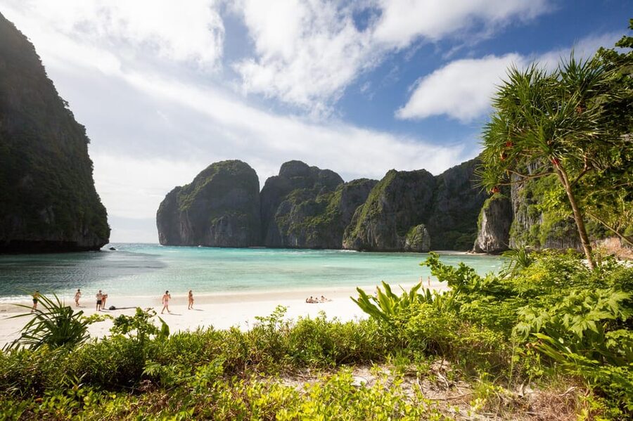 Koh Phi Phi: Join Longtail Boat to Maya Bay and Pileh Lagoon - Maya Bay: one hour on the famous beach