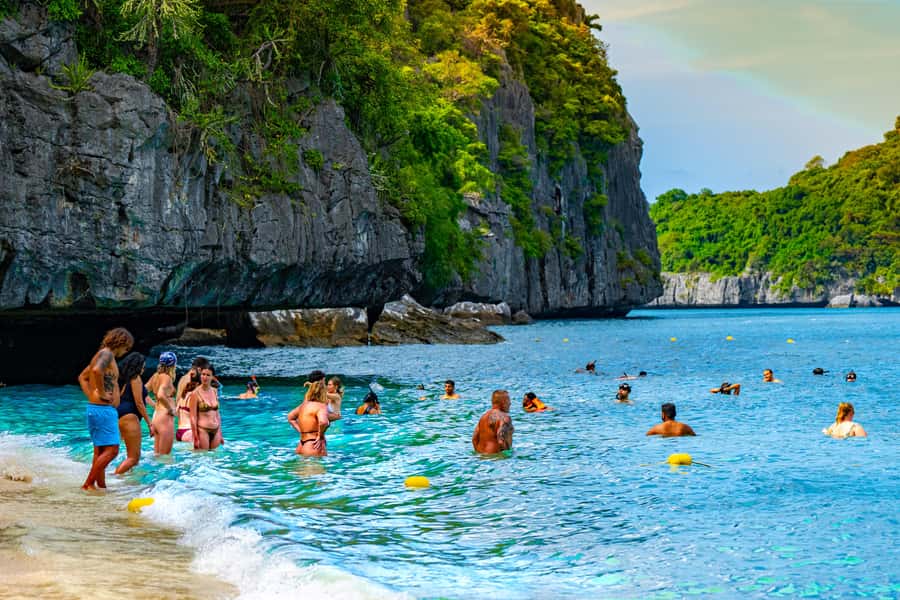 Koh Samui: Mu Ko Ang Thong Park Cruise with Kayaking Option - The boat, group size, and service