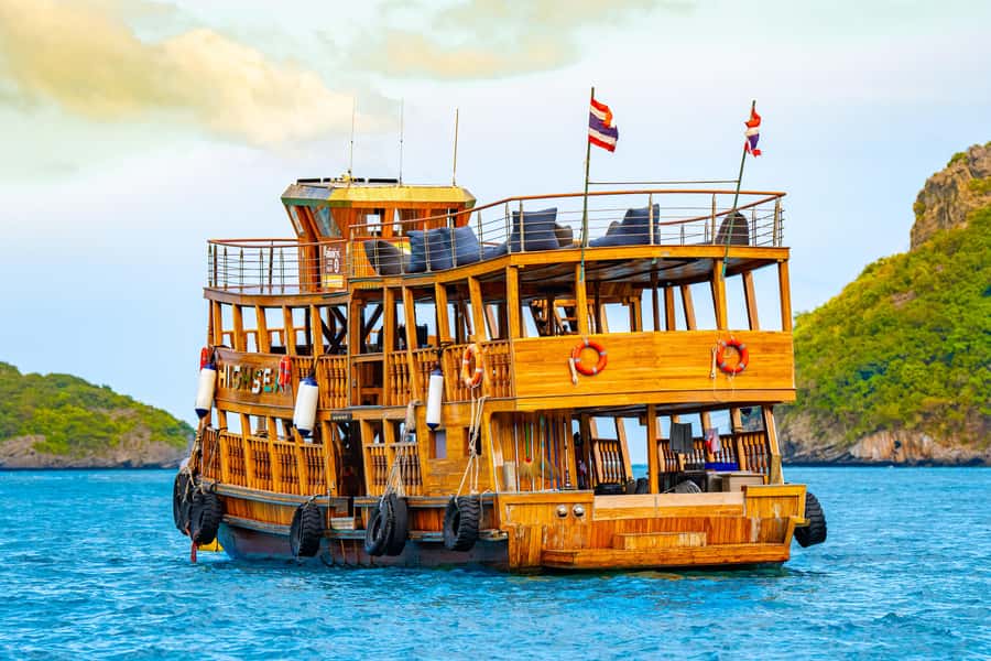 Koh Samui: Mu Ko Ang Thong Park Cruise with Kayaking Option - Lunch on the boat, with enough time to eat