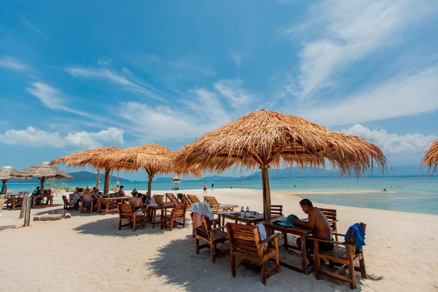 Koh Samui: Pig Island & Koh Tan Speedboat Tour with Lunch - Who should book this trip?